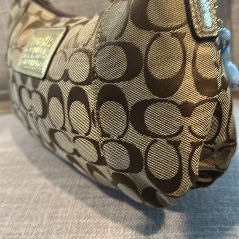 Coach Poppy shoulder bag purple & gold canvas Serial -F1020-15880 - Picture 11 of 17